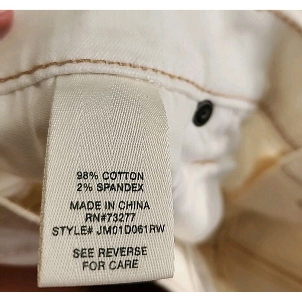 Mudd Womens Shorts Size 15 Ivory Stretch High Rise Midi Front Buttons - Picture 11 of 12
